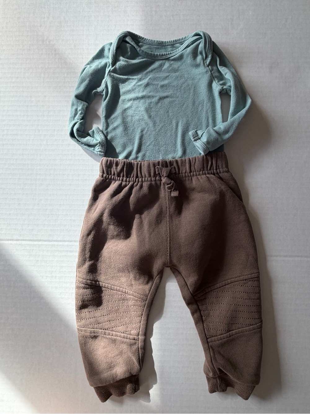 Kyte Baby Bodysuit + Disney Moto Jogger Pants Bundle 6-12M